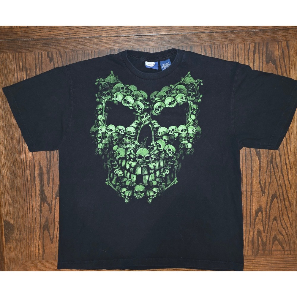 Liquid Blue Mens Y2K Green Skull Pile Graphic T-Shirt Black XL